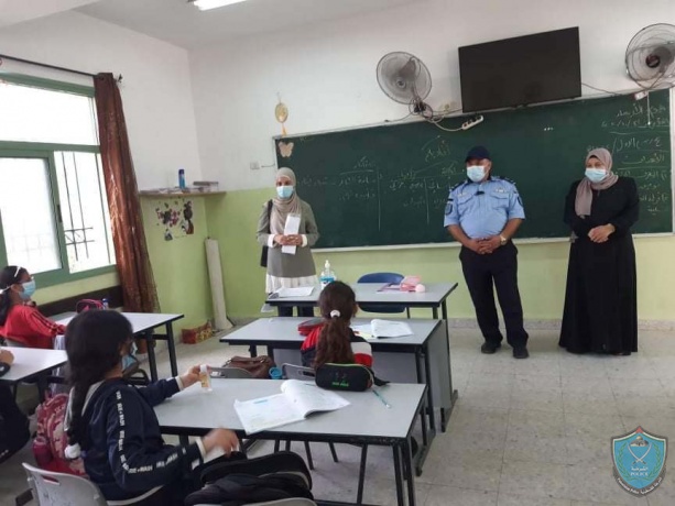 مركز الشرطة المتنقل يستهدف مدارس بلدة زيتا ضمن مشروع التوعية الصحية في طولكرم