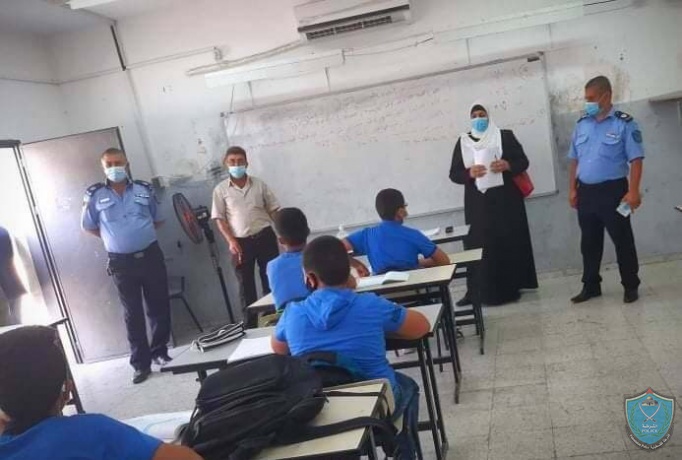 الشرطة تستهدف طلبة مدارس علار ضمن مشروع التوعية الصحية في طولكرم.