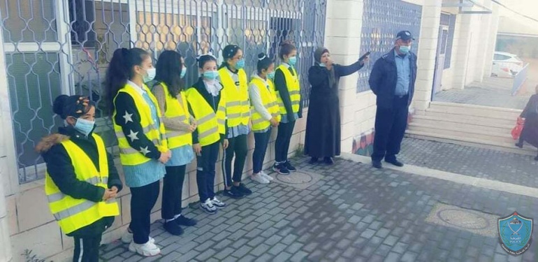 الشرطة تنظم محاضرات توعية مرورية في مدارس الخليل
