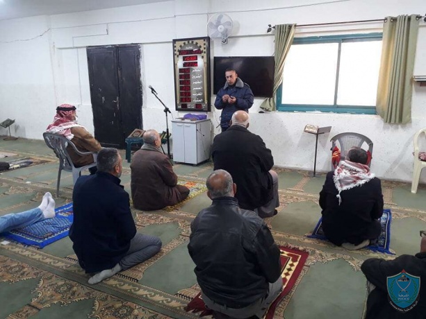 الشرطة تنظم محاضرة حول مخاطر الانترنت في مسجد بلال بن رباح ببلدة عقابا