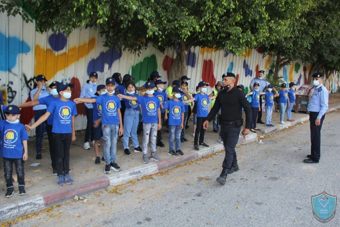 الشرطة تنظم نشاط تدريب ميداني لأطفال مخيم الشرطي الصغير في طولكرم