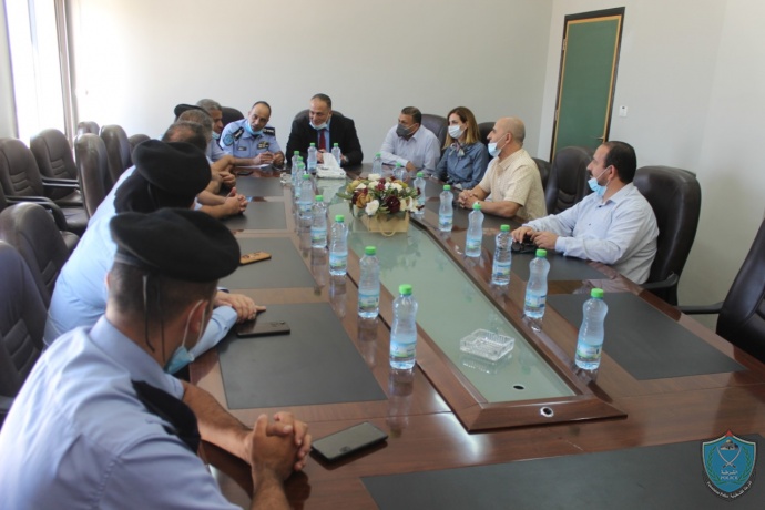 الشرطة وجامعة القدس المفتوحة تبحثان التعاون المشترك بنابلس