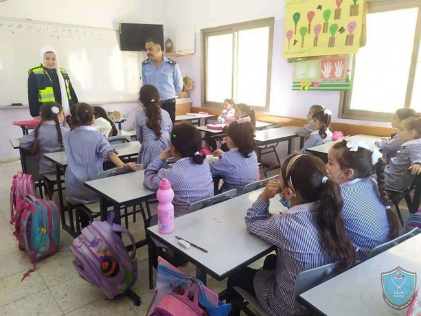 الشرطة تنظم محاضرات توعية لمدرسة بنات كفر الديك الأساسية في سلفيت