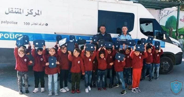 الشرطة تنظم فعالية لطلبة المدارس بمناسبة يوم الطفل العالمي في طولكرم