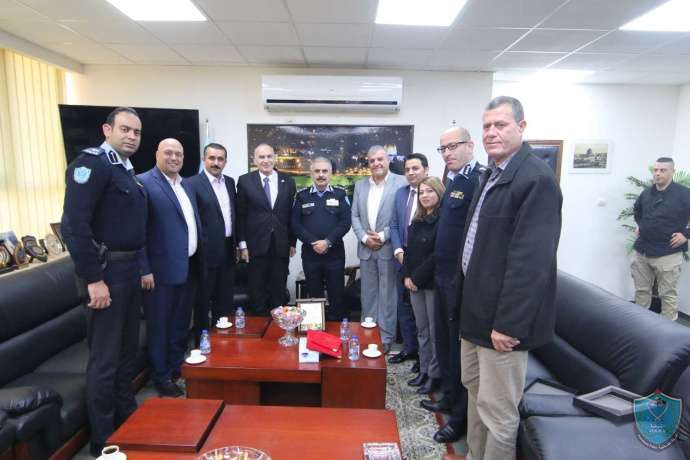 اللواء يوسف الحلو يجتمع بوزير الإتصالات وتكنولوجيا المعلومات في مكتبه 