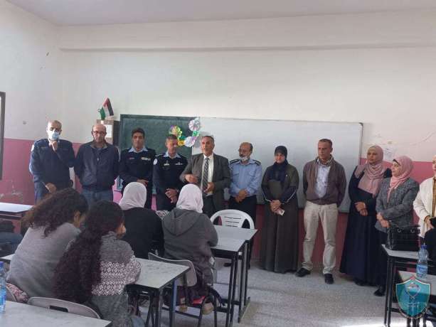الشرطة تنظم لقائين حول مخاطر السجائر الإلكترونية والتنمر في أريحا