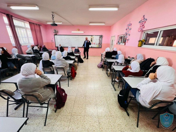 محاضرات توعوية في مجالات الجرائم الإلكترونية والابتزاز الالكتروني لطالبات مدرسة بنات ثانوية في رام الله.