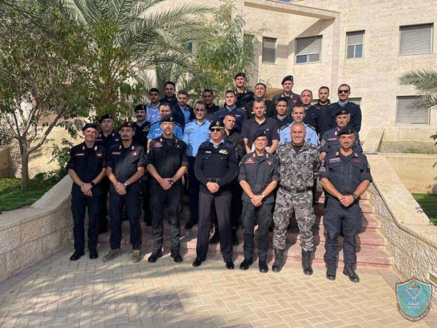 الشرطة تخرج دورة لمكافحة المخدرات في كلية فلسطين للعلوم الشرطية في أريحا