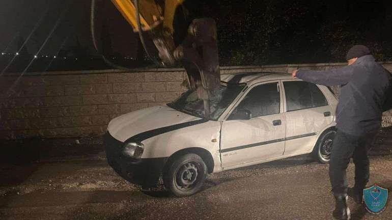 الشرطة والأجهزة الأمنية تقبض على 16 شخصاً وتتلف 105 مركبات غير قانونية برام الله 