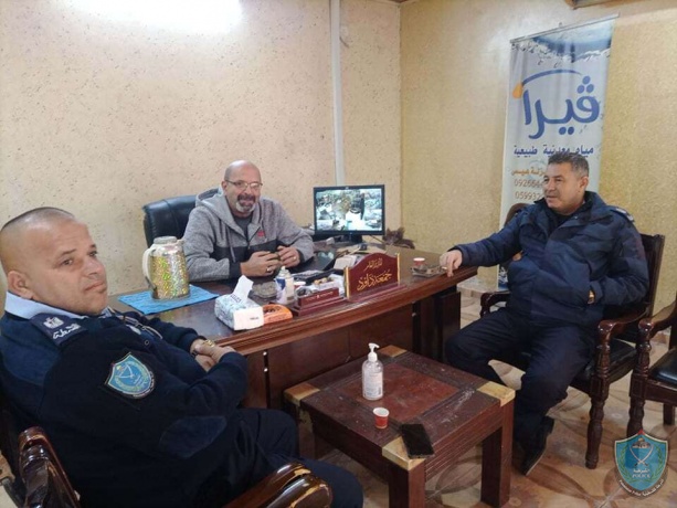الشرطة تزور بلدة نزلة عيسى وتلتقي مع عدد من المؤسسات في  طولكرم.