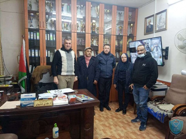 مركز الشرطة  المتنقل يزور ويلتقي عدد من المؤسسات في طولكرم