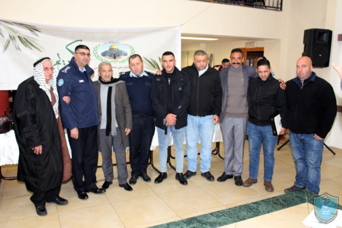الشرطة تشارك بتكريم رئيس بلدية السواحرة الشرقية السابق بضواحي القدس