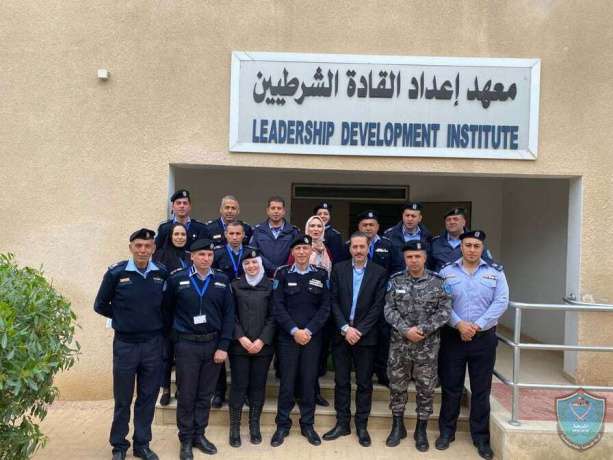 الشرطة تخرج الدورة الثانية في الإعلام الأمني في أريحا