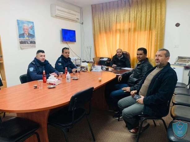 الشرطة تزور بلدة سرطة في سلفيت