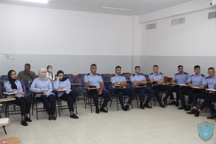 الشرطة تفتتح عدة دورات في كلية فلسطين للعلوم الشرطية بأريحا