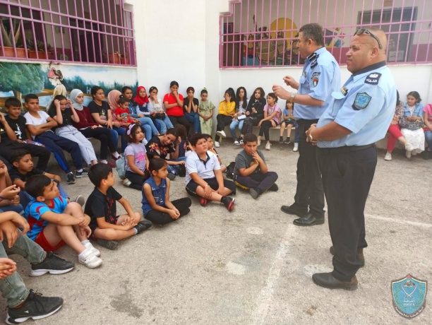الشرطة تقدم التوعية والارشاد ل 120 مشارك في مخيم إشبيليا الصيفي  بطولكرم