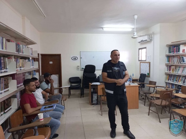 الشرطة تنظم محاضرة توعية بأضرارالمخدرات لطلبة جامعة القدس المفتوحة في أريحا