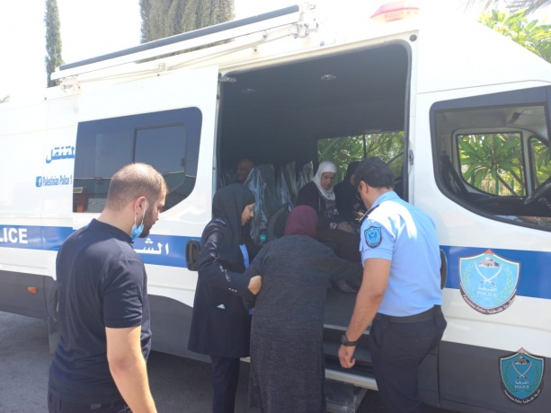 الشرطة تشارك في يوم للخدمة المجتمعية والتطوع في بيت الأجداد في أريحا