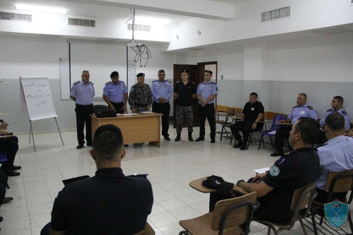 الشرطة تفتتح دورة الإجراءات القانونية اثناء التنفيذ القضائي في كلية فلسطين للعلوم الشرطية بأريحا