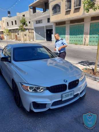 المركز المتنقل يوزع بروشورات إرشاديه على المواطنين في سلفيت  