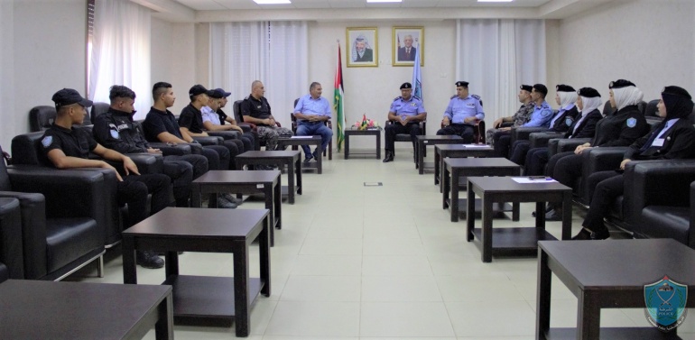 الشرطة تخرّج المشاركين بدورتين تدريبيتين متخصصتين في كلية فلسطين للعلوم الشرطية 