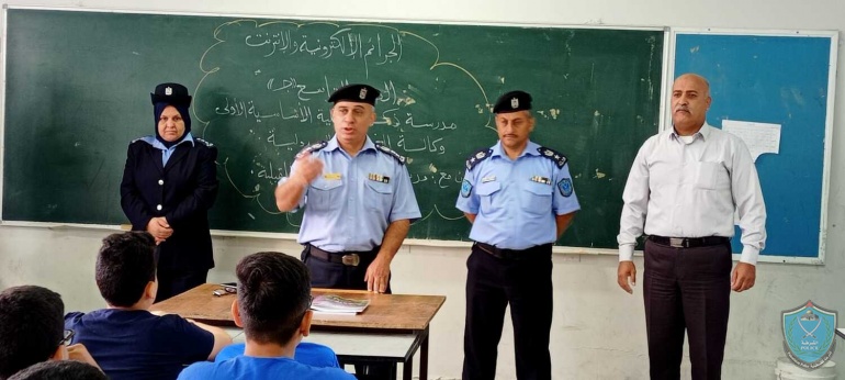 الشرطة تنظم سلسلة محاضرات لطلبة مدارس الوكالة في قلقيلية 