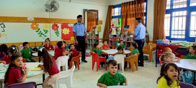 الشرطة تستهدف بالتوعية الأمنية المدارس و رياض الأطفال في قلقيلية 