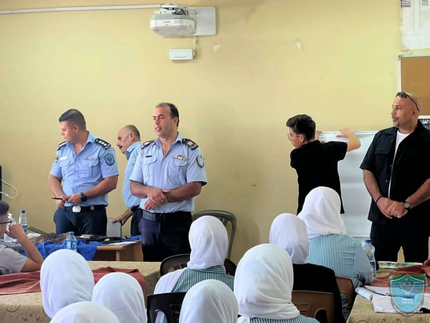الشرطة تلتقي بأكثر من 100 طالب بمدرسة ام سلمونة  بمحافظة بيت لحم