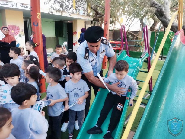 الشرطة تنظم يوماً ترفيهياً للأطفال بمناسبة المولد النبوي الشريف في بيت لحم