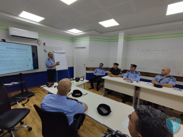 كلية فلسطين للعلوم الشرطية تنظم محاضرات حول الإعلام الأمني لدورة القيادة المتوسطة 
