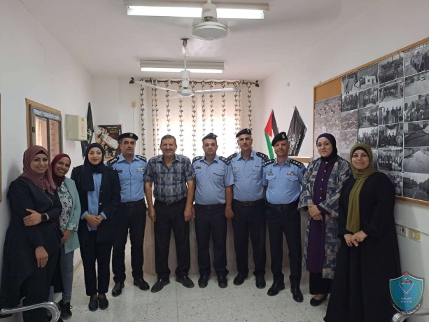 الشرطة تنظم يوم مجتمعي في مخيم عين السلطان في أريحا
