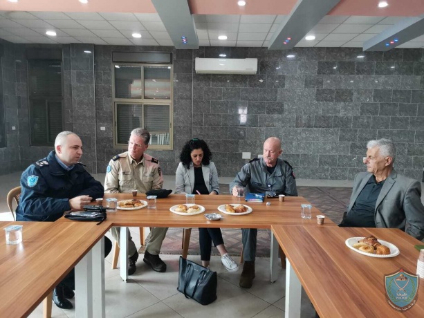الشرطة والبعثة الأوروبية ينظمان سلسة لقاءات بمخيم عايدة بمحافظة بيت لحم