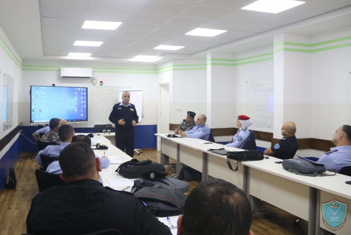 كلية فلسطين للعلوم الشرطية تنظم محاضرة حول أهمية الجهات الرقابية على أداء منتسبي الشرطة