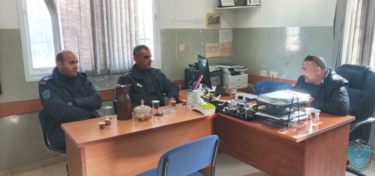 مركز الشرطة المتنقل يزور قرية الولجة بمحافظة بيت لحم