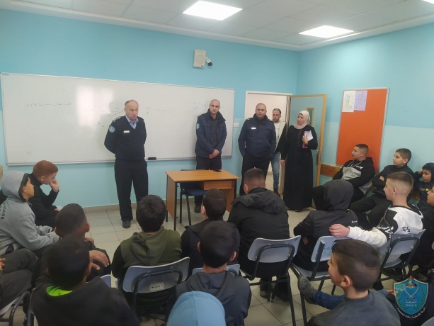 الشرطة تنظم محاضرات توعية في مدارس ضواحي القدس