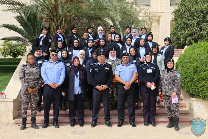 كلية فلسطين للعلوم الشرطية تكرّم العاملات والمتدربات بيوم المرأة العالمي