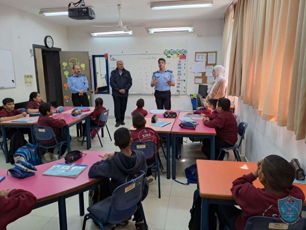 الشرطة تنظم يوماً لتدريب طلاب مدرسة في اريحا