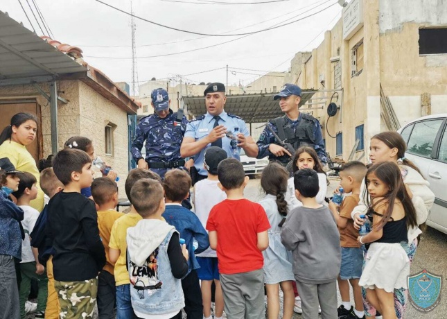 الشرطة تستضيف 35 طفلا من مركز " Kids Club" في بيت لحم