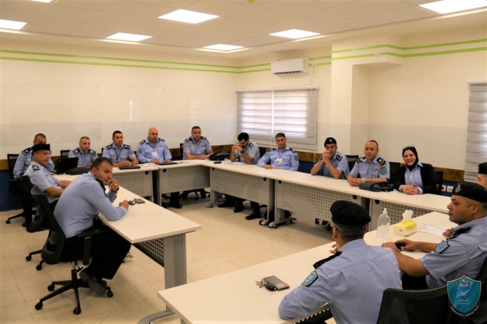 كلية فلسطين للعلوم الشرطية تختتم البرنامج التدريبي لدورة القيادة المتوسطة الخامسة
