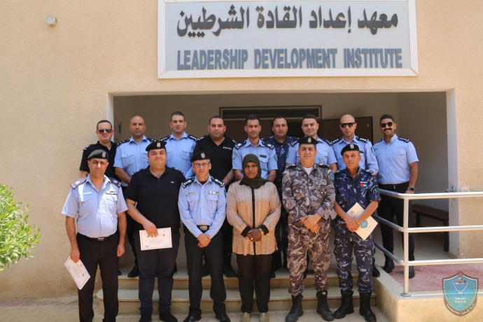 الشرطة تخرّج دورة متخصصة بالتخطيط التشغيلي في كلية فلسطين للعلوم الشرطية