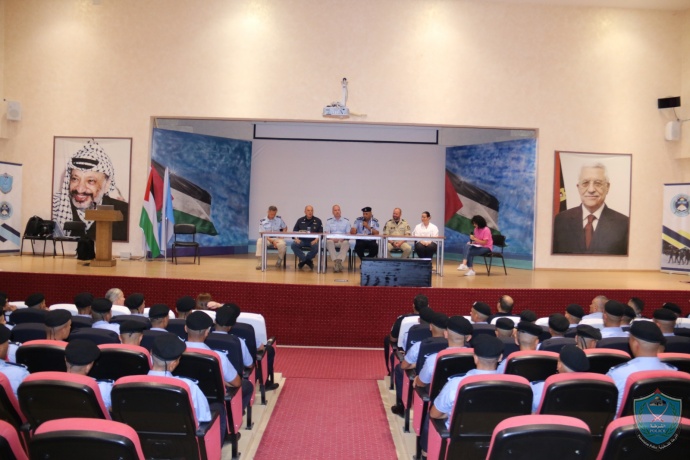 الشرطة تنظم محاضرة حول أعمال الشرطة المجتمعية في كلية فلسطين للعلوم الشرطية