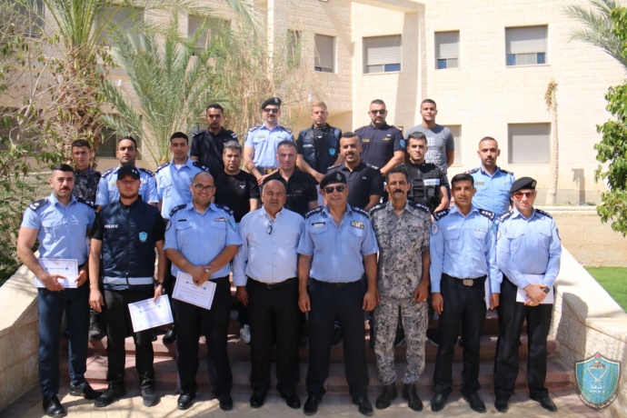 كلية فلسطين للعلوم الشرطية تخرج دورة مسرح الجريمة المتعلقة بإطلاق النار 