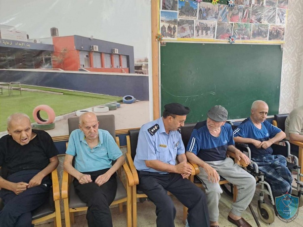 الشرطة تنظم يوماً للخدمة المجتمعية والتطوع في بيت الأجداد في أريحا
