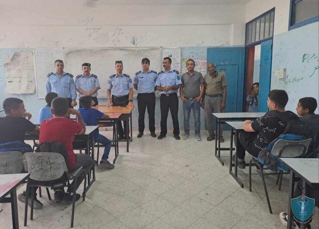 الشرطة تنظم محاضرات توعية في الأغوار بمدينة أريحا