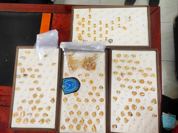 الشرطة تضبط كمية من الذهب المسروق في عملية سطو مسلح على محل ذهب في طولكرم