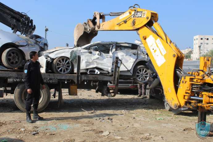 الشرطة تتلف 84 مركبة غير قانونية في طولكرم