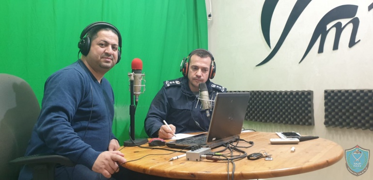 الشرطة وإذاعة مرح يطلقان المسابقة الرمضانية الدينية للمواطنين في الخليل.