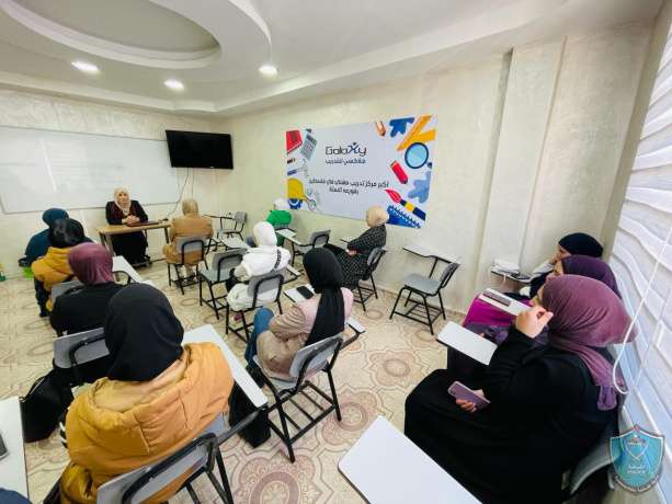 الشرطة ومديرية الأوقاف تنظمان محاضرة أمنية دينية لطلبة معهد جلاكسي في بيت لحم
