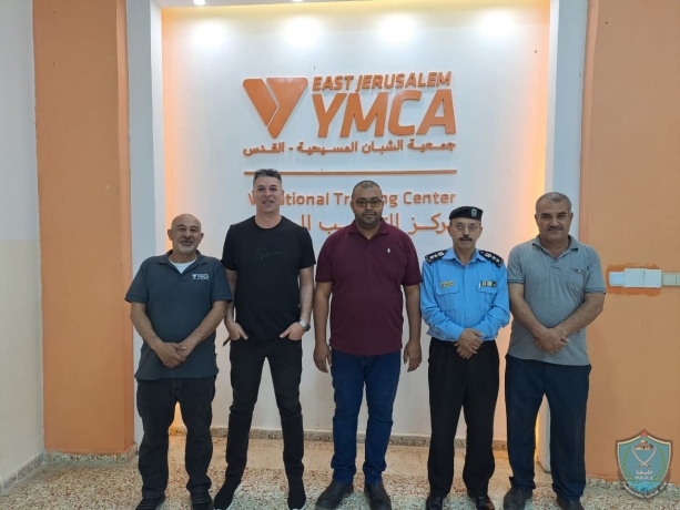 الشرطة وجمعية الشبان المسيحية يطلقان برنامج الشراكة والتدريب في أريحا