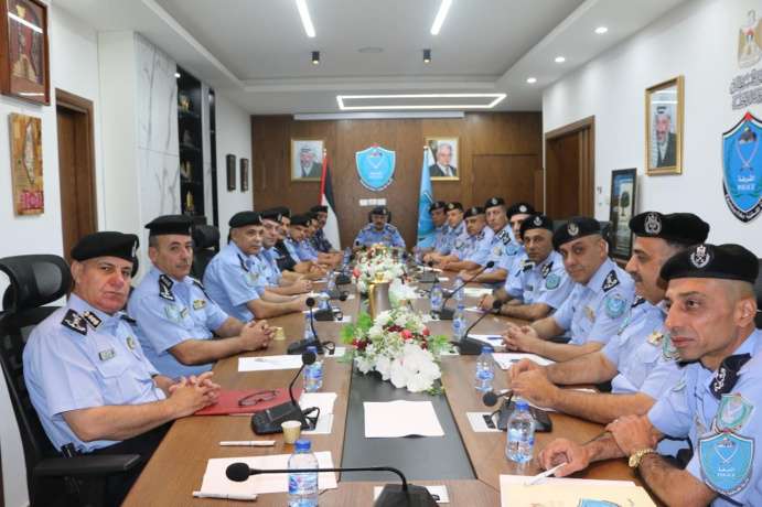 اللواء يوسف الحلو مدير عام الشرطة يجتمع بمدراء شرطة المحافظات ويفتتح ورشة عمل حول تنفيذ الخطة الاستراتيجية للشرطة 